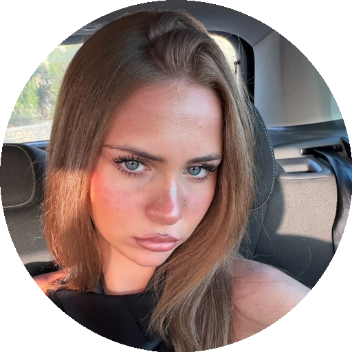 Skye, TikTok LIVE creator @skyemunro.finds